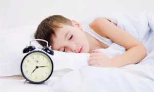 Nên ngủ lúc mấy giờ để tăng chiều cao tối ưu cho trẻ?