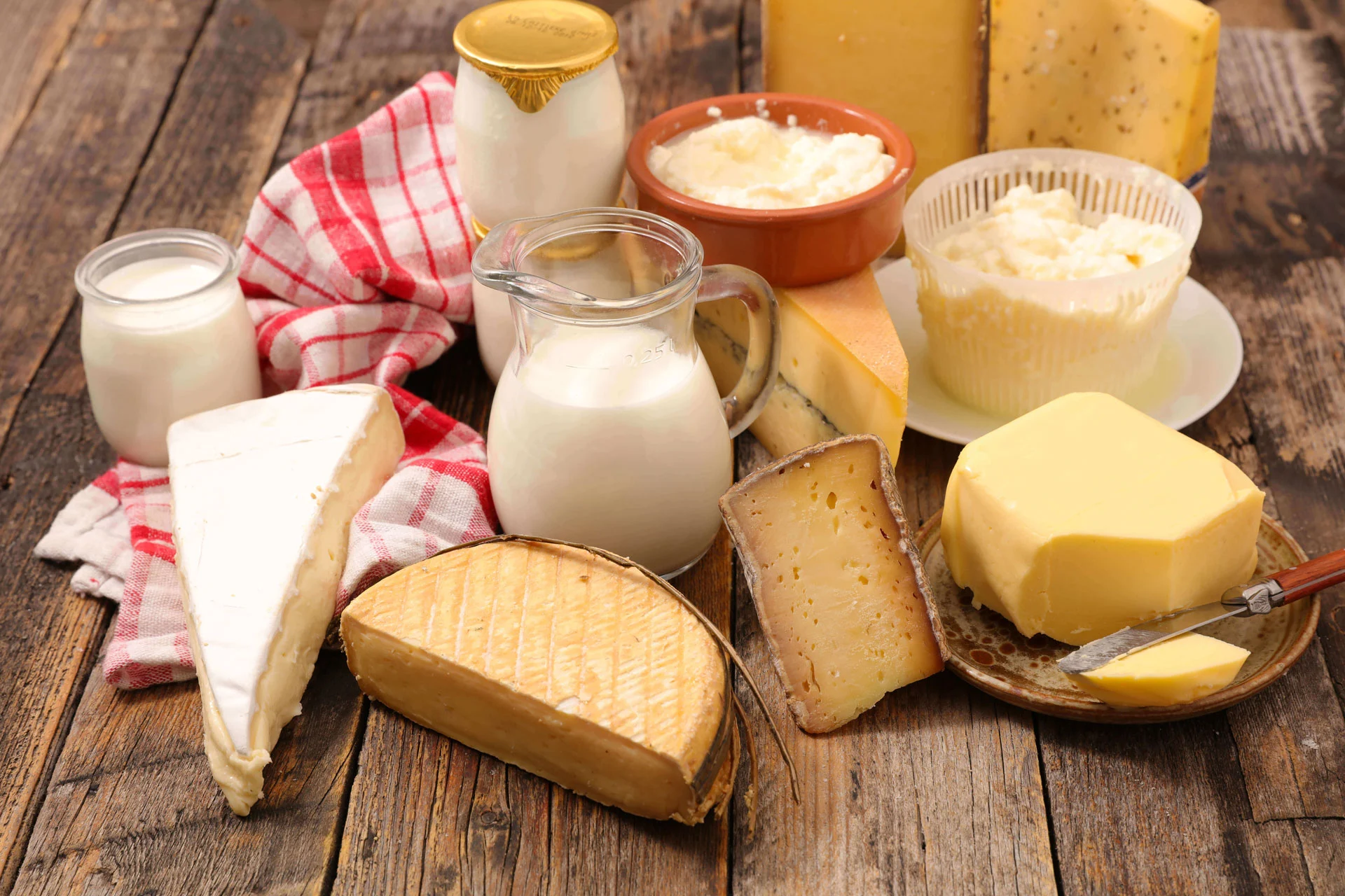 Sữa và sản phẩm từ sữa một trong những thực phẩm hỗ trợ tăng chiều cao rất tốt