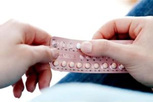 Dùng thuốc ngừa thai loại uống - chothuoctay